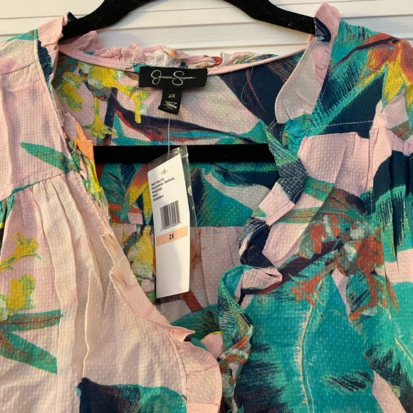 NWT and in plastic- Jessica Simpson button up ruffled blouse. Size 2x - Picture 8 of 9
